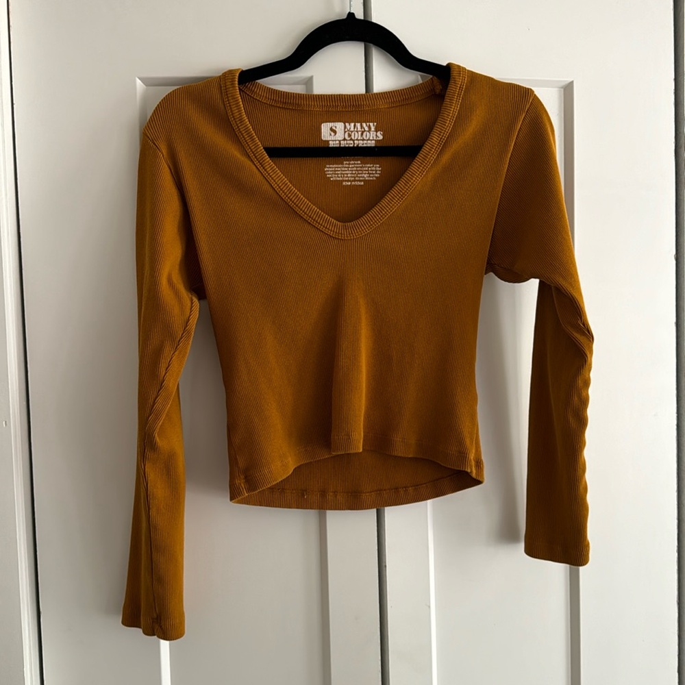 Big bud press v neck size S